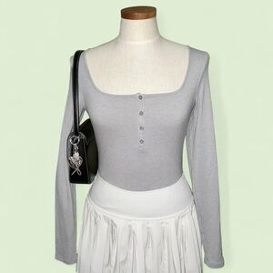 American Eagle AE Long-Sleeve Square Neck Henley Bodysuit Size M in Grey